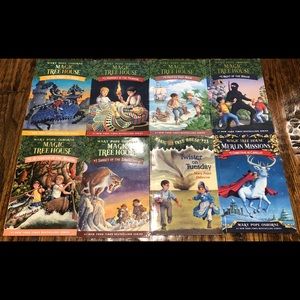 8 Magic Tree House Book Bundle